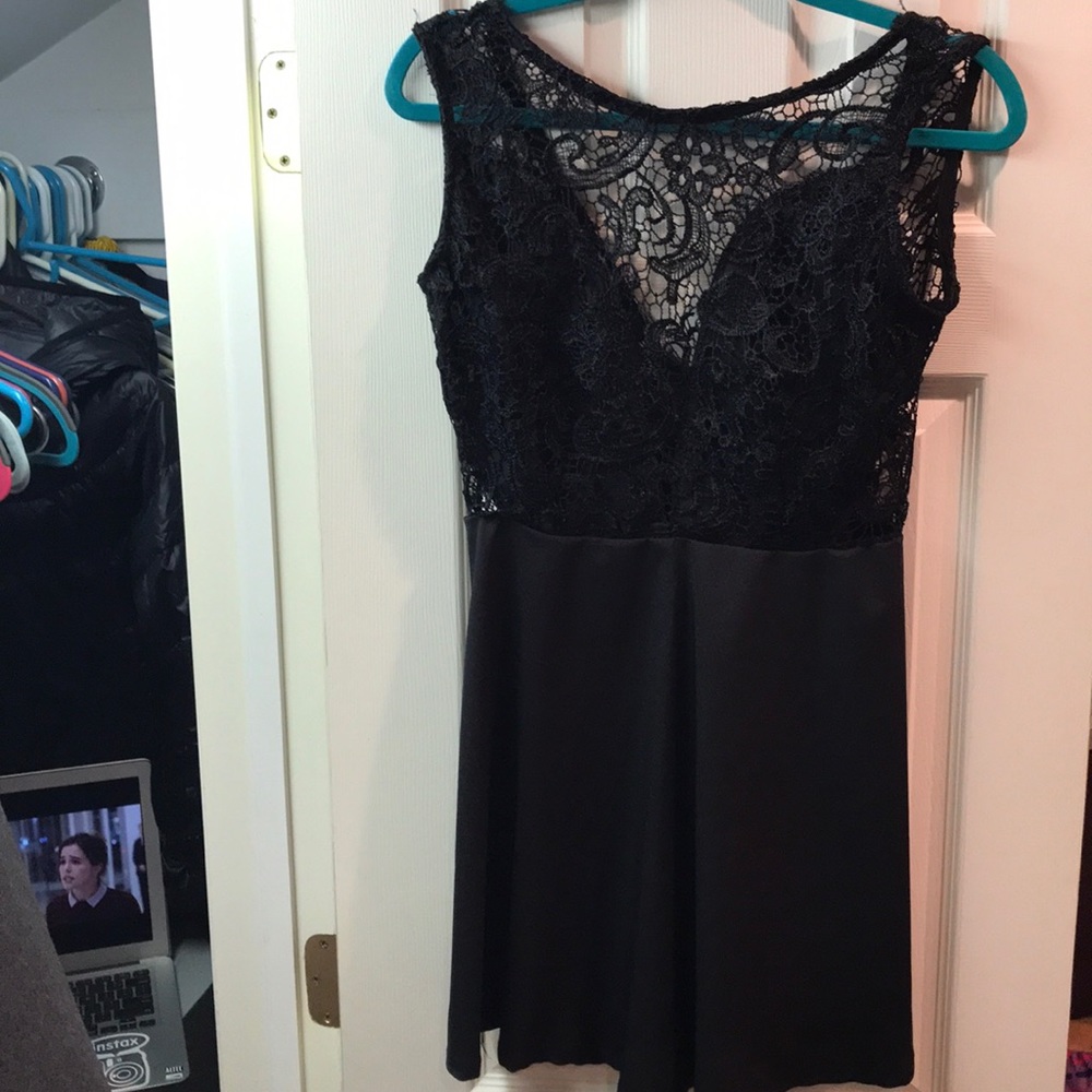 Lacy black formal short dress